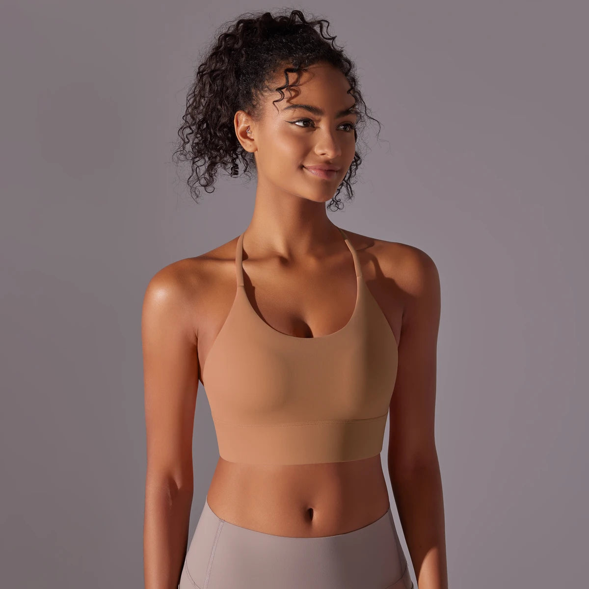 Top Triangular con Tirante al Cuello Top Triangular con Tirante al Cuello